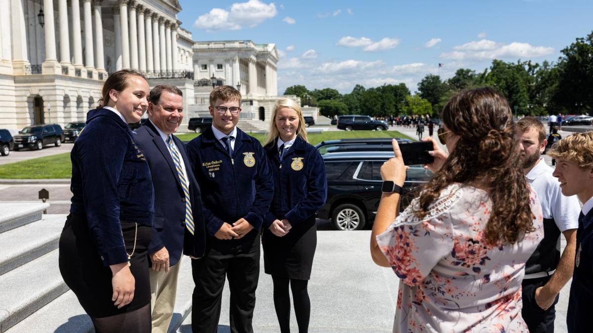 Congressman Graves Meets with FFA Members